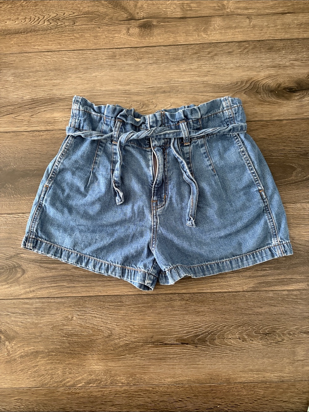 Madewell Medium Wash Blue Paperbag Tie-Waist Denim Shorts